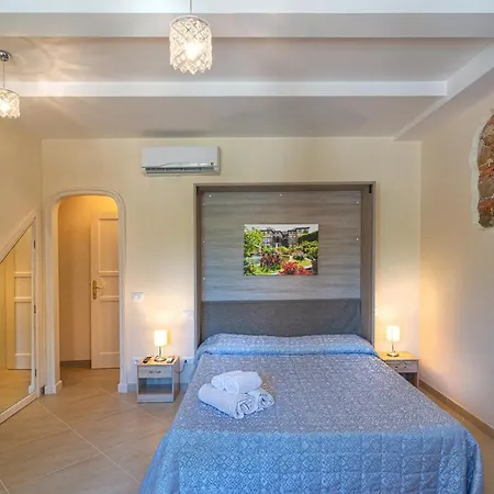 Il Giardino Dei Poeti And B&B 루카