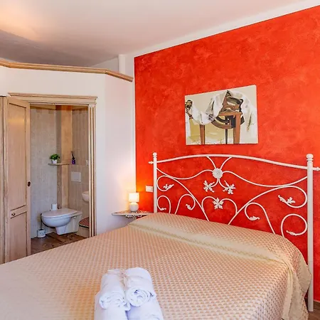 Il Giardino Dei Poeti And B&B 루카