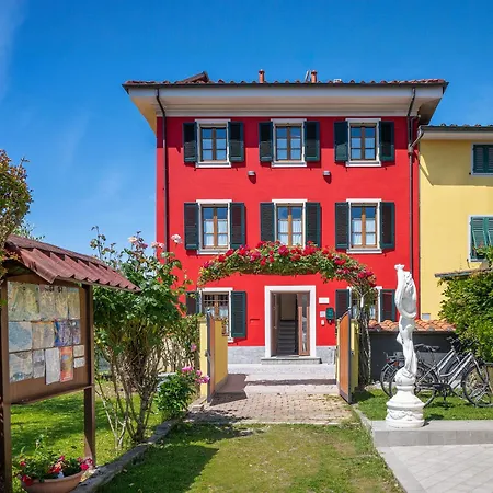 Il Giardino Dei Poeti And B&B 루카