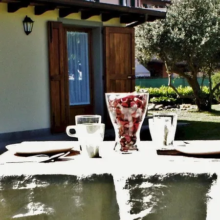 B&B Il Giardino Dei Poeti And 루카