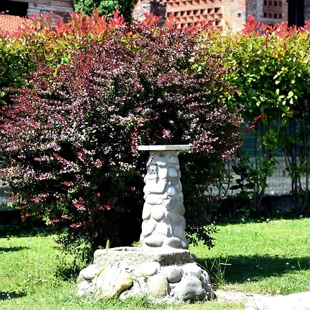 Il Giardino Dei Poeti And 루카